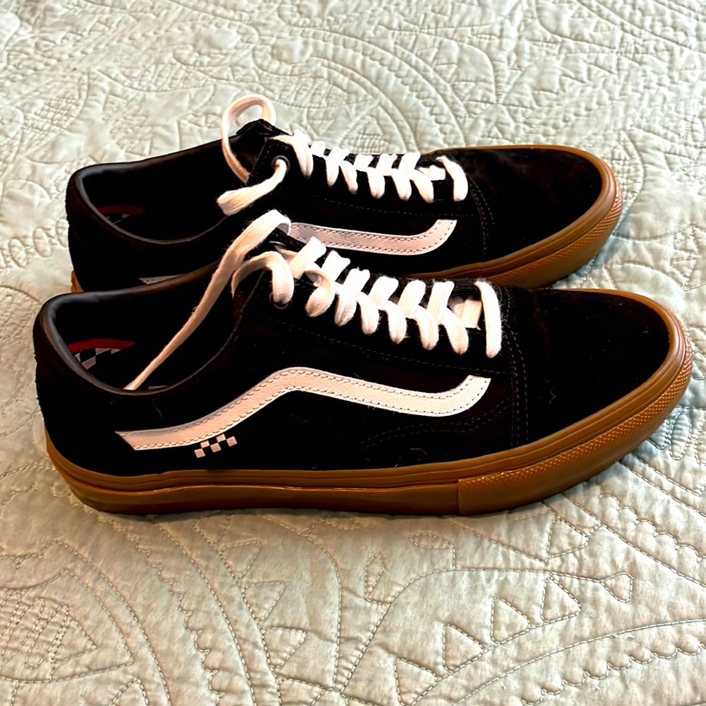 Vans black shoes, like new!!